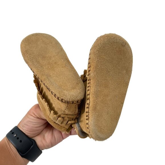 Minnetonka Tan Suede Fringe Pull On Moccasin Booties Infant Size 2 Boho Western - Picture 4 of 8